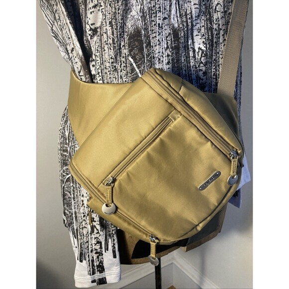 Travelon Anti-theft w/ Light Travel Bag Nylon Crossbody NWOT Tan Small Purse - Picture 1 of 14